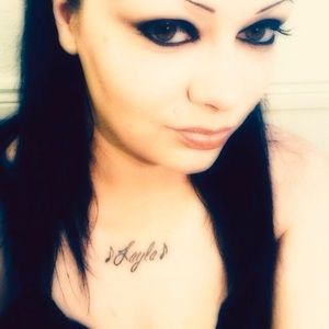 Meet your Posher, Caroline